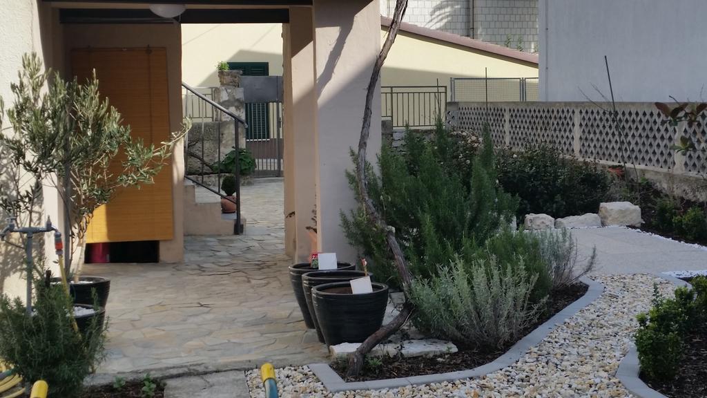 Apartments Mali Raj Vranjic Pokoj fotografie